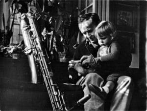 Jan Konopásek se synem, první polovina 60. let. (Archiv Jana Konopáska)